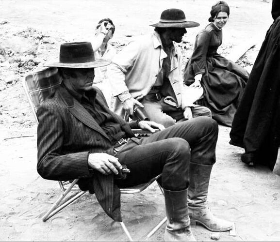 Screenshot_20251005_225958_com_hihonor_photos_SlotAlbumActivity