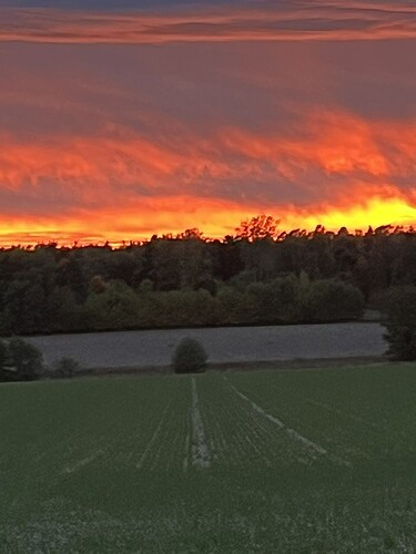 Eldig solnedgång 25 sept 2026